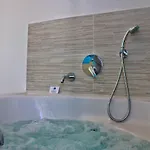 לינה וארוחת בוקר Borgo Marino