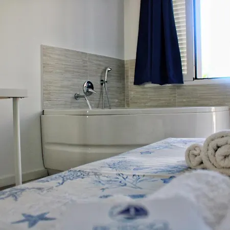 לינה וארוחת בוקר Borgo Marino צ'פאלו