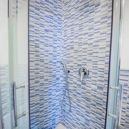 Alojamento de Acomodação e Pequeno-almoço Borgo Marino 3*