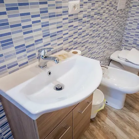לינה וארוחת בוקר Borgo Marino צ'פאלו
